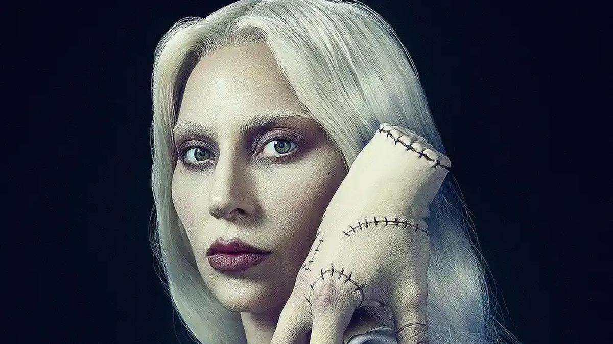 Mengupas Gaya Kostum Lady Gaga Sebagai Hantu di Season 2 Wednesday