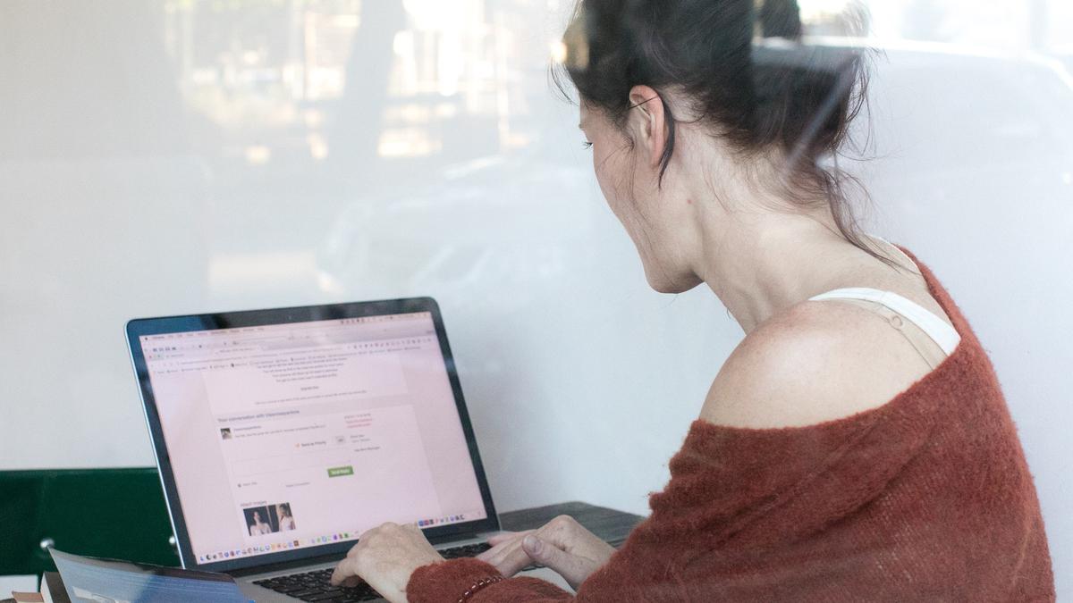 Fenomena Selingkuh dengan AI: Ketika Keintiman Digital Mengguncang Hubungan Nyata