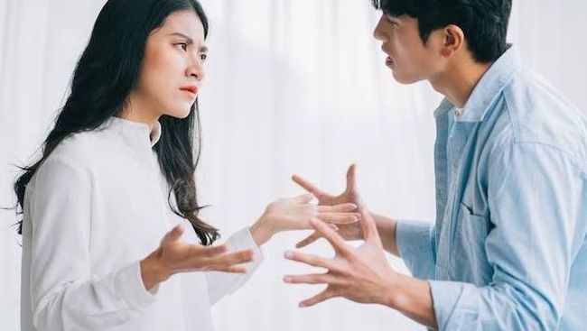 5 Tanda Pasangan Mulai Menjauh dan Mungkin Ingin Putus