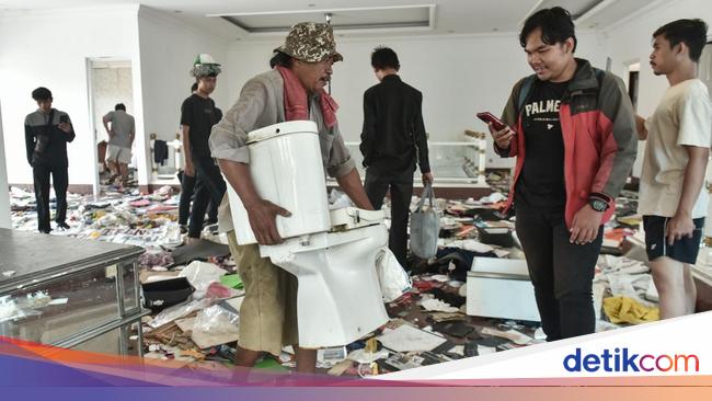 Polisi Tangkap 12 Pelaku Penjarahan Rumah Uya Kuya, Ada yang Hasut Lewat Live TikTok