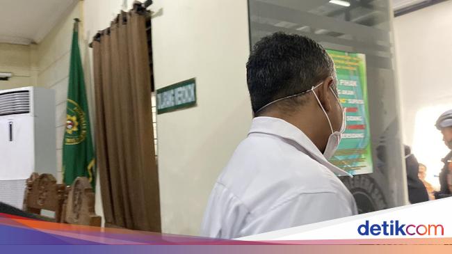 Mantan Kaprodi PPDS Anestesi Undip Dituntut 3 Tahun Penjara dalam Kasus Pemerasan dr Aulia