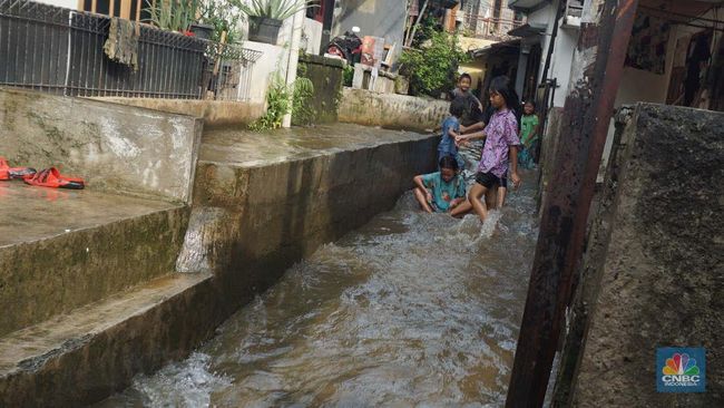 BMKG Ingatkan Warga Indonesia Hadapi Ancaman Banjir Akibat La Nina pada Akhir 2025