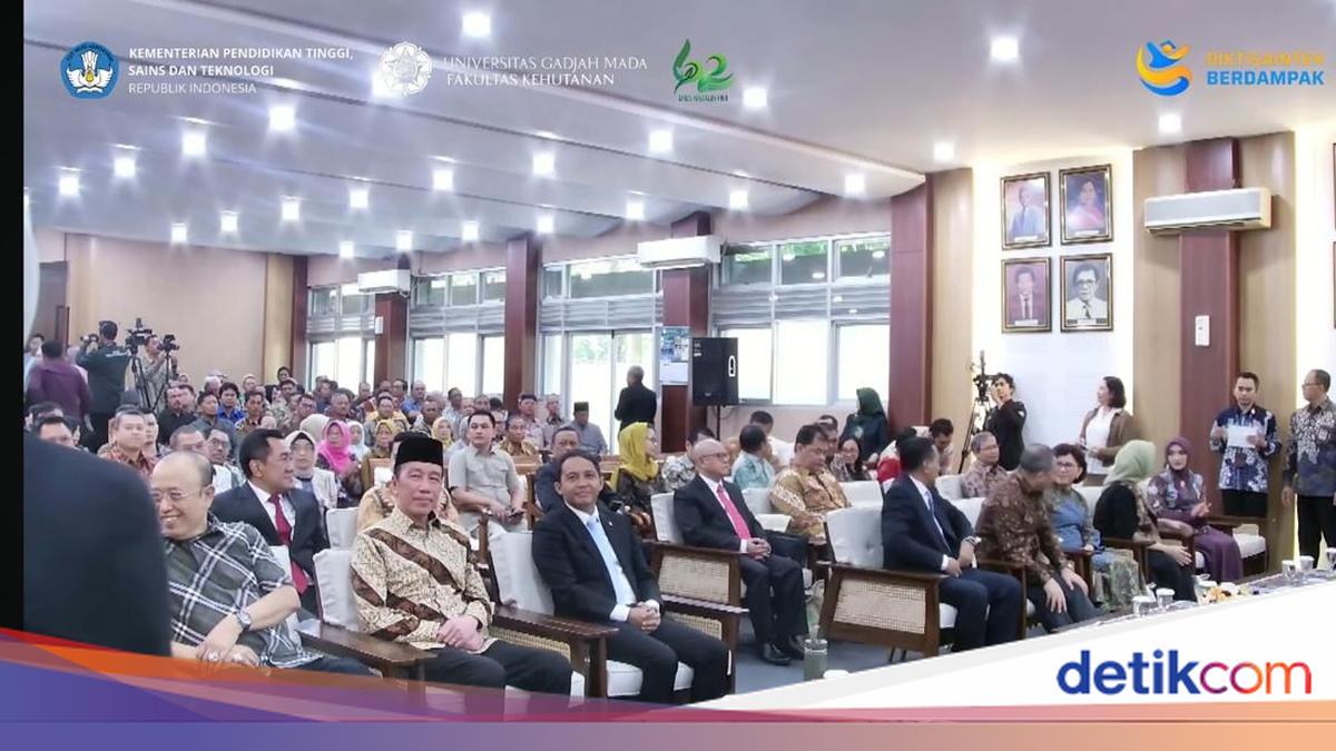 Presiden Jokowi Hadir di Dies Natalis ke-62 Fakultas Kehutanan UGM, Rektor Sambut sebagai Alumni