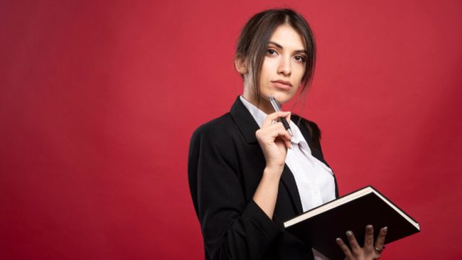 Zodiak yang Cocok Jadi Dosen Killer: Tegas dan Penuh Disiplin