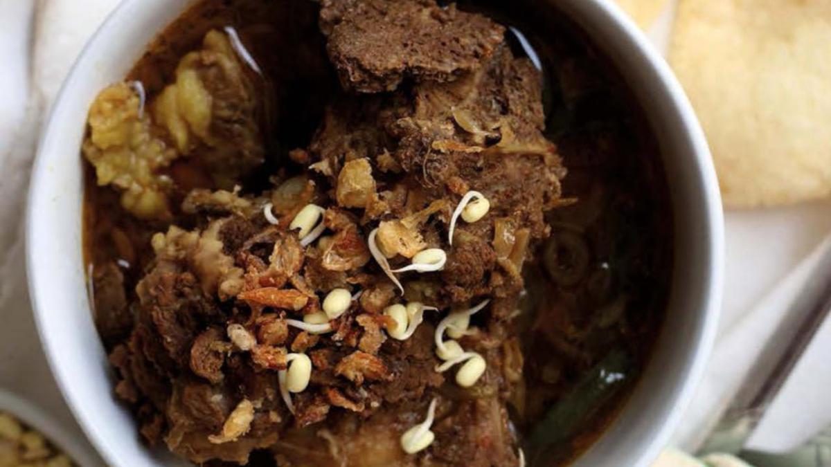 Resep Rawon Jawa Timur: Kuah Hitam Pekat dengan Kluwek, Kaya Rasa dan Rempah