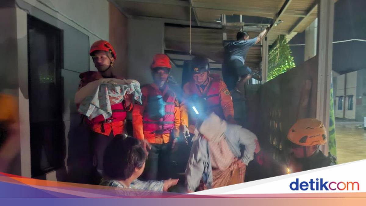 Tanggul Sungai Cipatujah Jebol, 84 Warga Jonggol Bogor Terpaksa Mengungsi Akibat Banjir