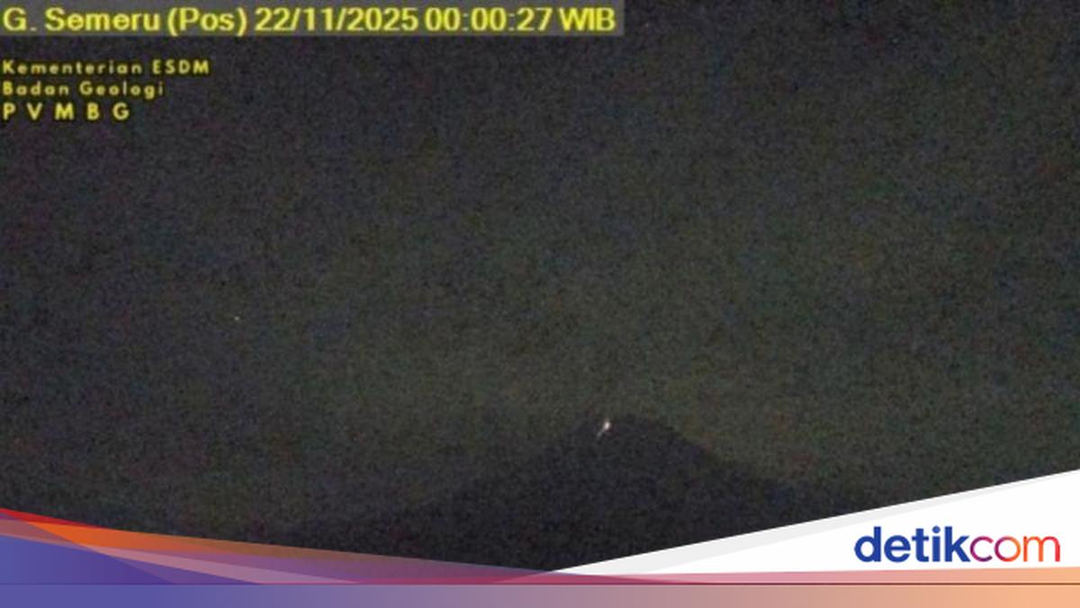 Gunung Semeru Masih Berstatus Awas, Asap Terlihat Membumbung 1.000 Meter dari Puncak